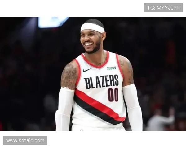 安东尼戴维斯半场出战16分钟7中0未得分 仅得6篮板2助攻1盖帽表现低迷